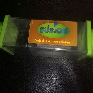 Salt/pepper shaker brand new